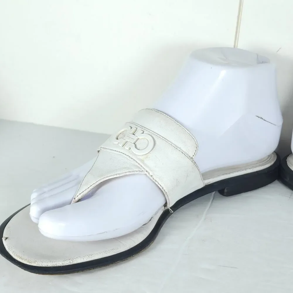 Salvatore Ferragamo Women's US 6,5C White Leather Thong Slip On Flat Sandals